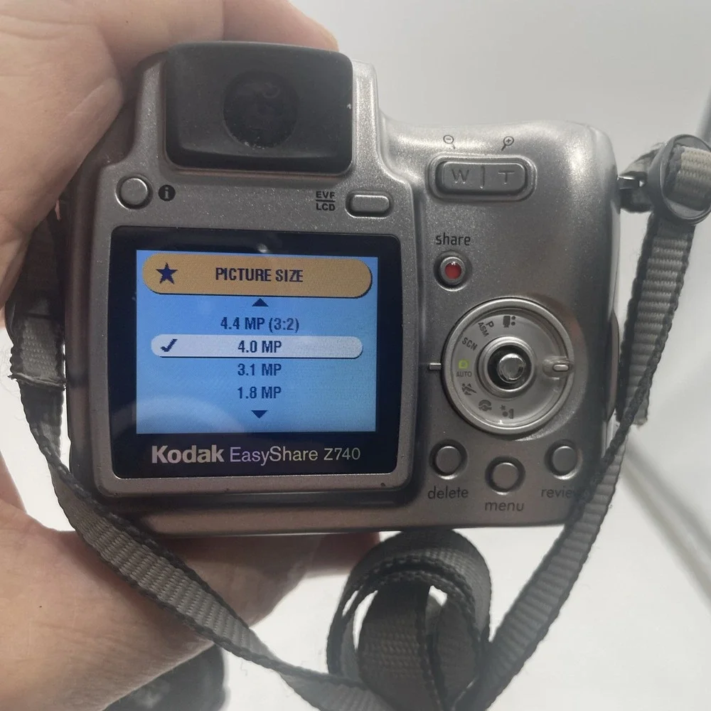 Kodak EasyShare Z740 5.0MP Digital Camera 10X Zoom+Battery+SD Card+Case-TESTED